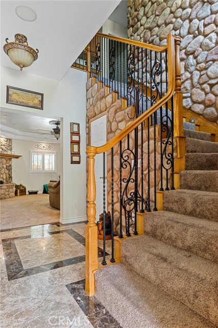 919 Venus Way, Crestline, CA 92325