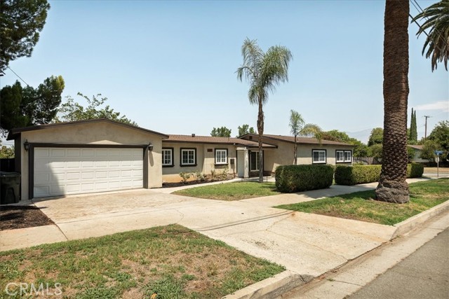 1110 W Cypress Avenue, Redlands CA: https://media.crmls.org/medias/233a77a0-028b-4dc1-b984-8c407829a993.jpg