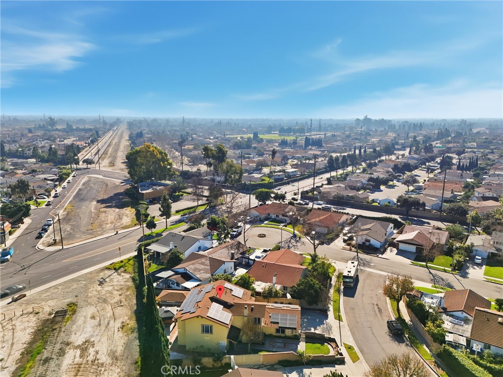 https://media.crmls.org/medias/233a8fb2-eb0e-4e85-9c64-7128d4f4b50b.jpg?preset=X-Large