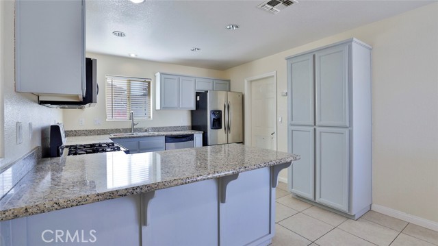 Detail Gallery Image 16 of 62 For 74412 Pinon Dr, Twentynine Palms,  CA 92277 - 4 Beds | 3 Baths