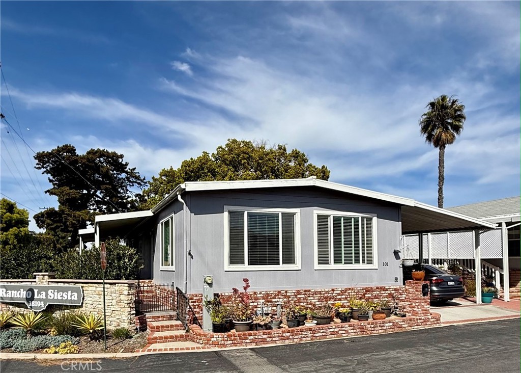 MLS #OC25058824 img 4