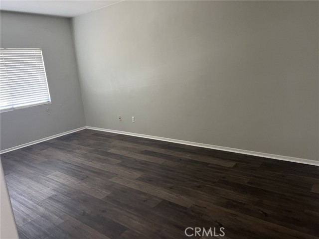 Detail Gallery Image 7 of 17 For 11935 Silver, Jurupa Valley,  CA 91752 - 5 Beds | 2/1 Baths