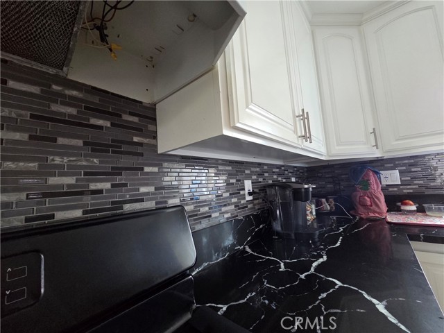 Detail Gallery Image 9 of 15 For 3616 Burton, Lynwood,  CA 90262 - 5 Beds | 4/1 Baths