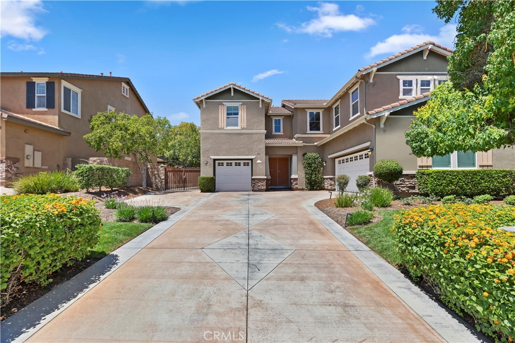 MLS #OC25133999 img 4