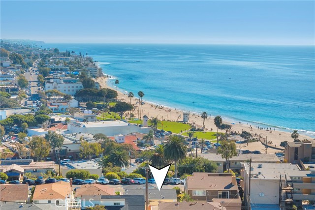 220 Cliff Drive, Laguna Beach CA: https://media.crmls.org/medias/233ebfb7-c4e3-4f13-92e4-82bc395b861c.jpg