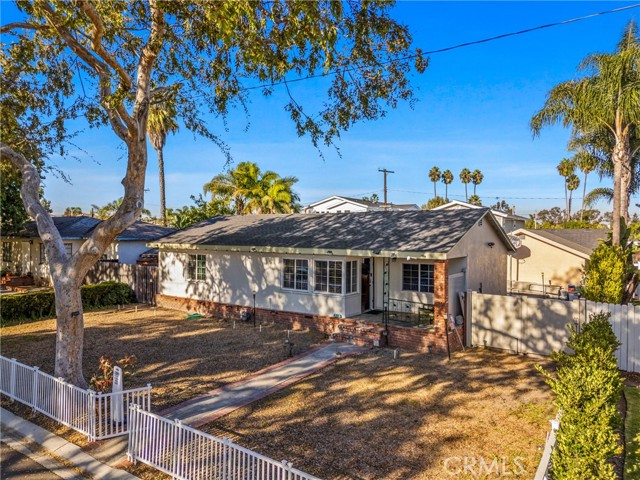 Detail Gallery Image 1 of 17 For 218 Lillian Pl, Costa Mesa,  CA 92627 - 3 Beds | 2 Baths