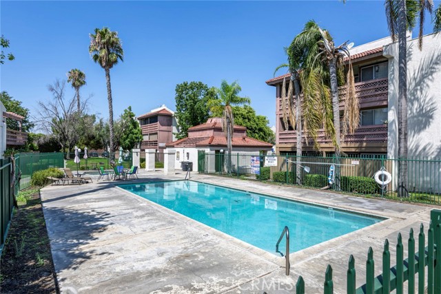986 S Citron Street, Anaheim CA: https://media.crmls.org/medias/233f8f80-dfd9-41ba-8234-a750d7fff800.jpg