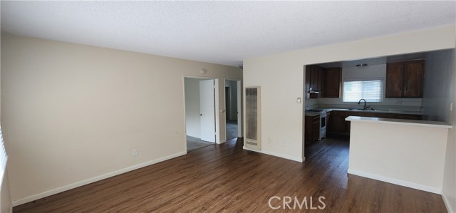 Detail Gallery Image 2 of 6 For 3114 6th #1,  Long Beach,  CA 90814 - 2 Beds | 1 Baths