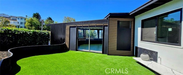 300 Holmwood Drive, Newport Beach CA: https://media.crmls.org/medias/2341eccd-c54b-4023-8466-bcc95e89485f.jpg