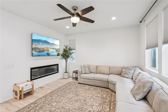 Detail Gallery Image 2 of 38 For 32691 Brunello Way, Temecula,  CA 92591 - 4 Beds | 3 Baths