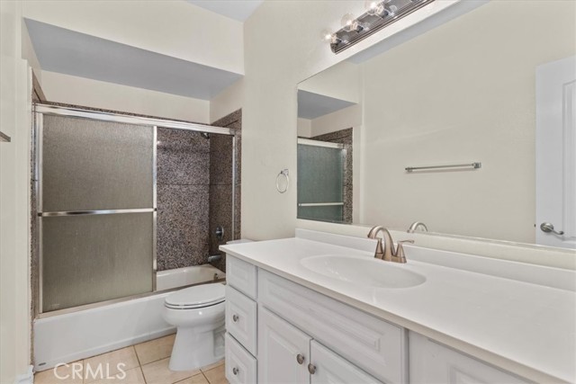 Detail Gallery Image 10 of 19 For 14247 Riverside Dr #104,  Sherman Oaks,  CA 91423 - 2 Beds | 2 Baths