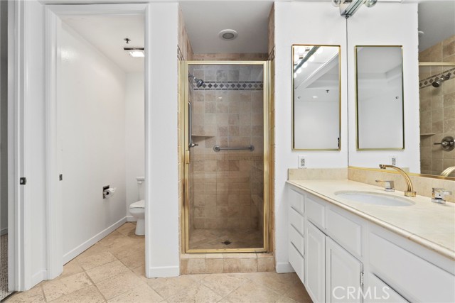 2122 Century Park Lane, Los Angeles CA: https://media.crmls.org/medias/23426ab9-cde1-4551-b08f-a23238ab3a9a.jpg