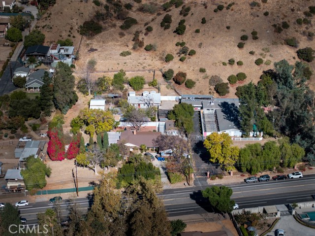 Detail Gallery Image 4 of 14 For 9515 La Tuna Canyon Rd, Sun Valley,  CA 91352 - 3 Beds | 3 Baths