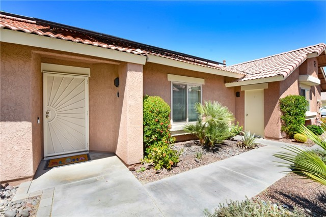 42297 Sultan Avenue, Palm Desert CA: https://media.crmls.org/medias/23433851-7b31-4825-acb9-85837adf0e5e.jpg