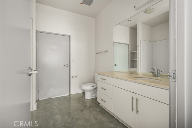 435 W Center Street Promenade, Anaheim CA: https://media.crmls.org/medias/2343684f-bd11-4817-861d-cefdf01446af.jpg