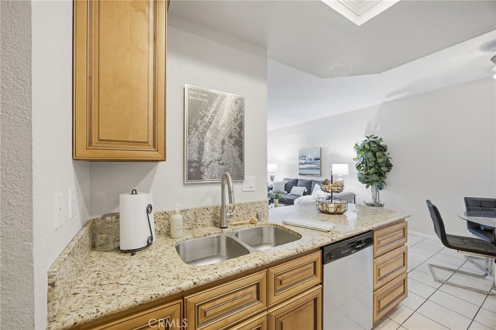 MLS #OC25256056 image #13