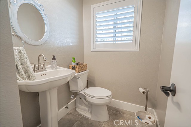 Detail Gallery Image 24 of 65 For 20019 Nutcracker Ct, Canyon Country,  CA 91351 - 4 Beds | 2/1 Baths