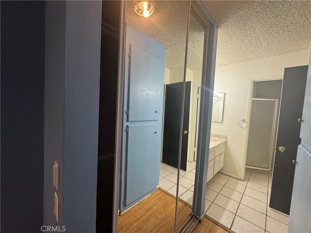 https://media.crmls.org/medias/23446f81-766b-4e88-817e-7ef155f5a27e.jpg?preset=X-Large