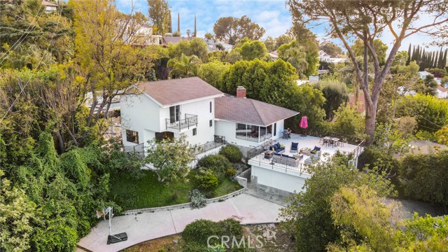 5187 Llano Drive, Woodland Hills CA: https://media.crmls.org/medias/234487d4-78a4-490a-b60a-f2aa3ce8f397.jpg