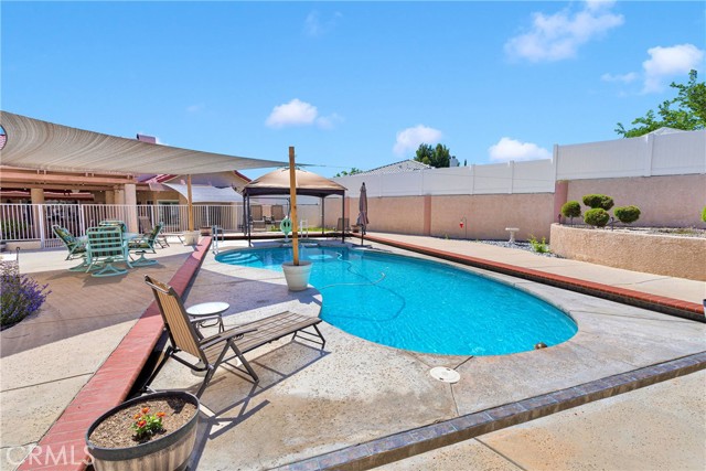 Detail Gallery Image 44 of 62 For 12546 Autumn Leaves Ave, Victorville,  CA 92395 - 5 Beds | 3/1 Baths