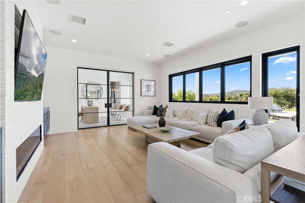 MLS #OC25251950 image #21