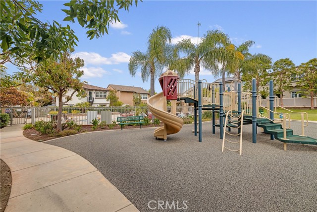 2889 Plaza Del Amo, Torrance CA: https://media.crmls.org/medias/234687cd-bd6f-4191-9c0e-a9537e9920a0.jpg