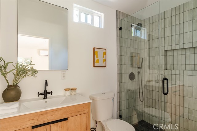 Image 29 of 40 For 1915 Avenue 52