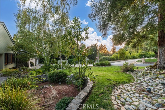 Detail Gallery Image 4 of 71 For 2420 San Antonio, Upland,  CA 91784 - 4 Beds | 3 Baths