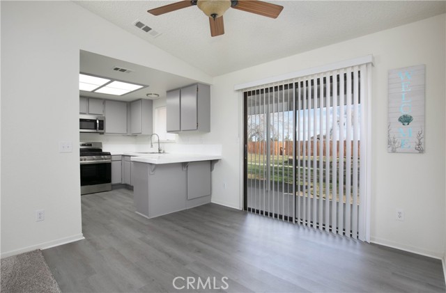 Detail Gallery Image 13 of 24 For 40182 179th, Lake Los Angeles,  CA 93591 - 3 Beds | 2 Baths