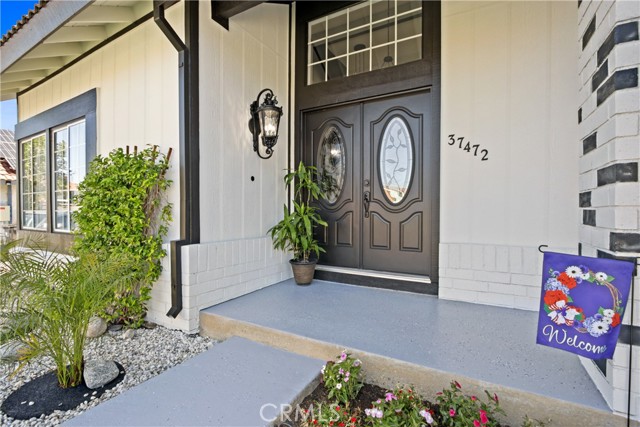 Detail Gallery Image 8 of 44 For 37472 Yorkshire Dr, Palmdale,  CA 93550 - 3 Beds | 2/1 Baths