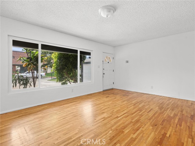 Image 5 of 41 For 14808 Condon Avenue