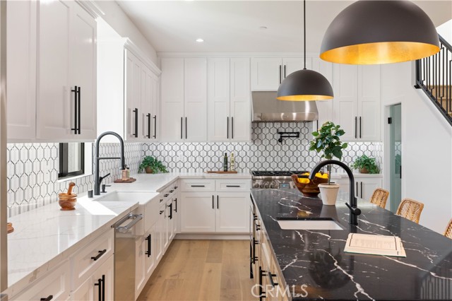 Detail Gallery Image 6 of 34 For 22002 Ocean Ave, Torrance,  CA 90503 - 4 Beds | 4/1 Baths