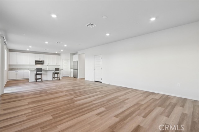 Detail Gallery Image 6 of 38 For 19536 Hanging Rock Rd, Lake Elsinore,  CA 92532 - 4 Beds | 3 Baths