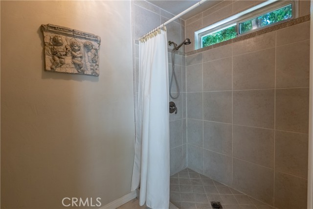 6065 Saint Augustine Drive, Riverside CA: https://media.crmls.org/medias/234c56c2-7b0f-491c-93ae-835f24ebbc1f.jpg