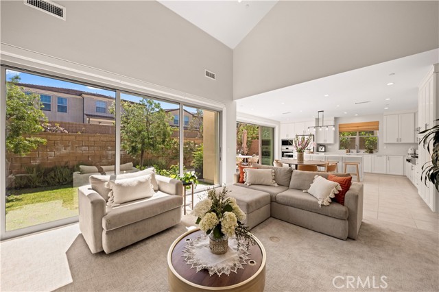 Detail Gallery Image 13 of 73 For 60 Rotunda, Irvine,  CA 92620 - 4 Beds | 3/1 Baths