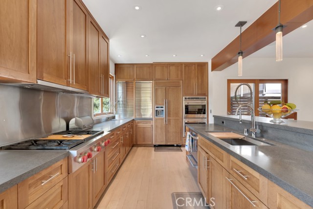Detail Gallery Image 8 of 40 For 4315 Morro Dr, Woodland Hills,  CA 91364 - 3 Beds | 3/1 Baths