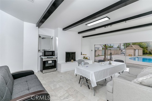 Detail Gallery Image 7 of 44 For 7737 Ethel Ave, North Hollywood,  CA 91605 - 6 Beds | 5 Baths