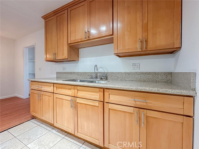 Detail Gallery Image 7 of 46 For 3045 E Theresa #8,  Long Beach,  CA 90814 - 1 Beds | 1 Baths
