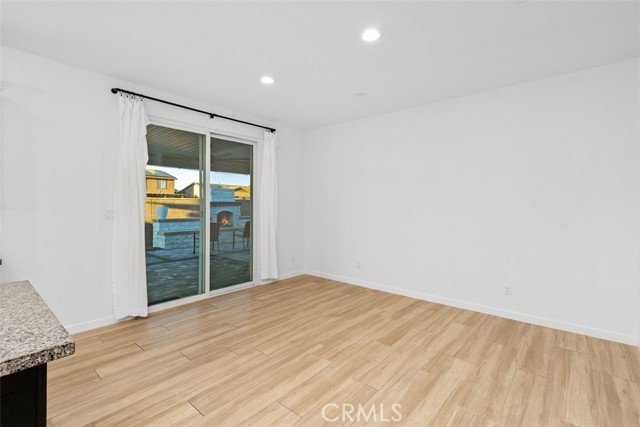 Detail Gallery Image 13 of 41 For 29120 Tanoak, Lake Elsinore,  CA 92530 - 4 Beds | 2/1 Baths