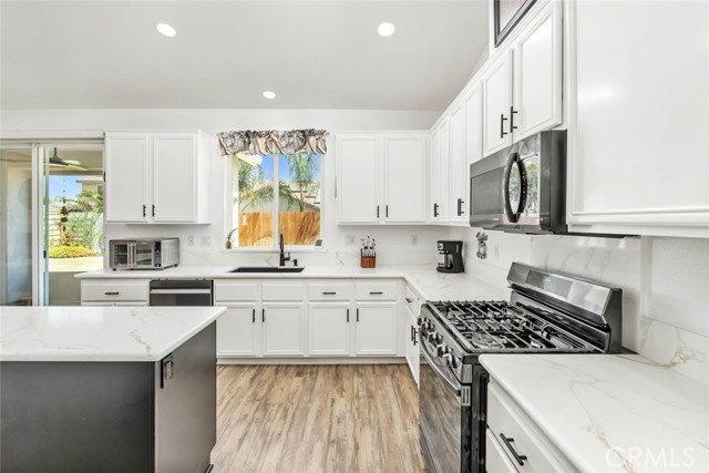 12206 Sundance Canyon Drive, Bakersfield CA: https://media.crmls.org/medias/234d811f-4613-4f4e-9697-00da4c06e9c8.jpg