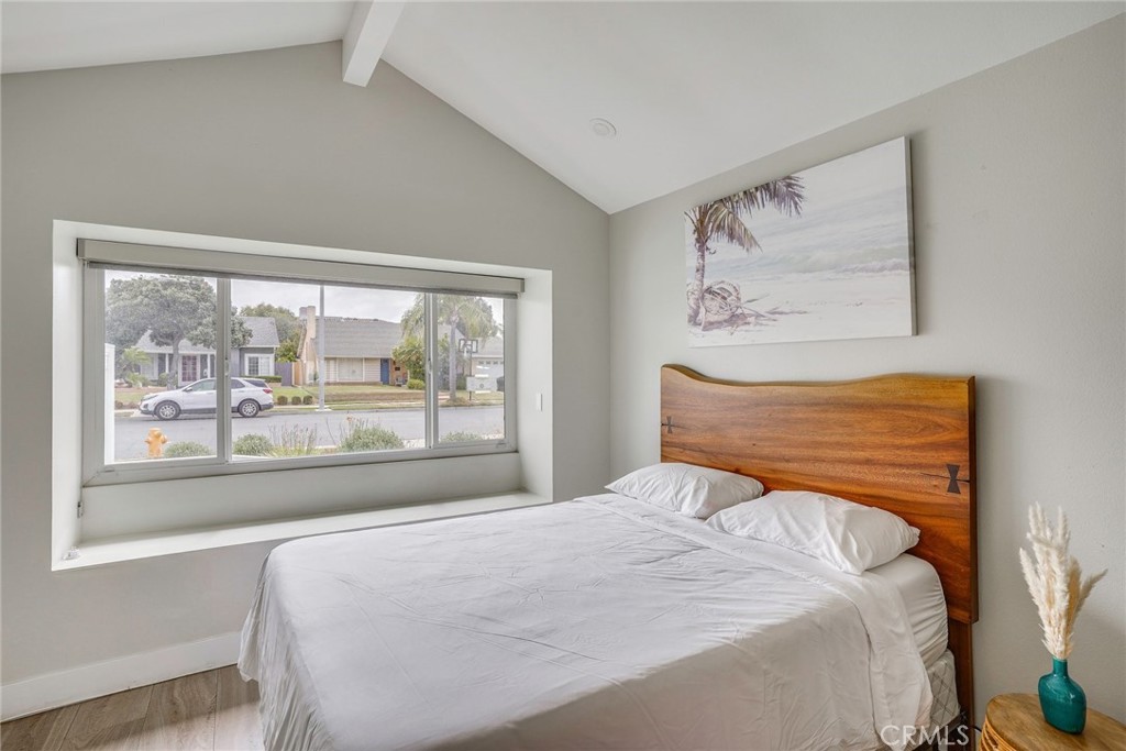 https://media.crmls.org/medias/234d8d48-9a6e-4e35-b9fa-bef1d4f5165e.jpg?preset=X-Large