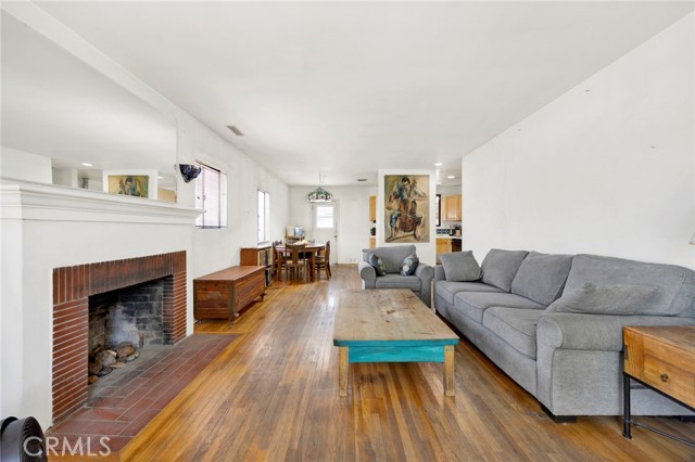7937 Vantage Avenue, North Hollywood CA: https://media.crmls.org/medias/234fc522-5632-41ed-beb4-d3d295a32288.jpg