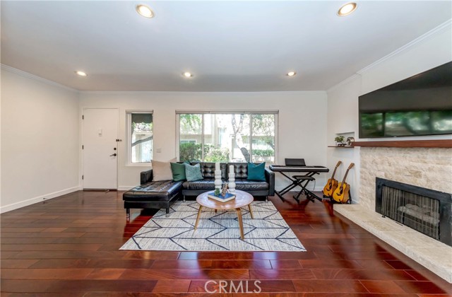 5660 Etiwanda Avenue, 5 photo 3