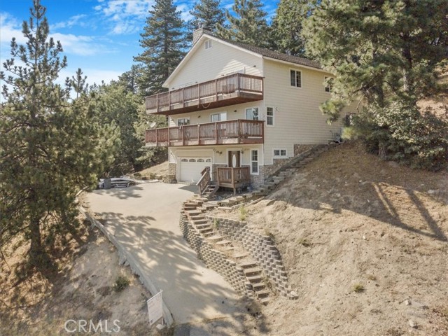 Detail Gallery Image 1 of 46 For 30134 Enchanted Way, Running Springs,  CA 92382 - 4 Beds | 3/1 Baths
