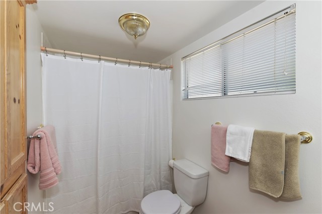 747 Boulder Bay, Big Bear Lake CA: https://media.crmls.org/medias/235048f1-67b0-48e6-8962-0ebe05b55006.jpg
