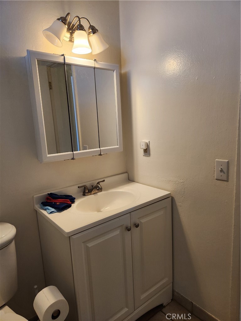 https://media.crmls.org/medias/23509a6b-806a-4d3f-94af-b5b36fc6dd3f.jpg?preset=X-Large