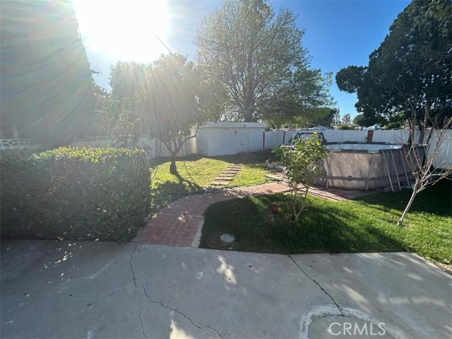 Detail Gallery Image 4 of 5 For 6447 Wilbur, Reseda,  CA 91335 - 3 Beds | 2 Baths