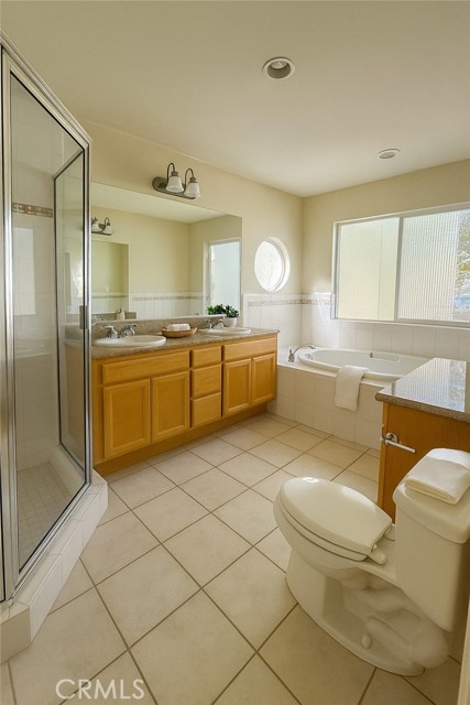 Detail Gallery Image 6 of 9 For 17755 Merridy, Northridge,  CA 91325 - 3 Beds | 2/1 Baths