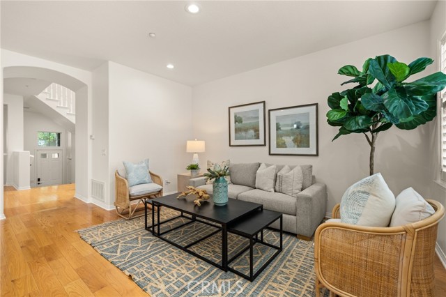 6281 Pacific Pointe Drive, Huntington Beach CA: https://media.crmls.org/medias/23519cb4-4569-4a33-97e7-5b4ce8698228.jpg