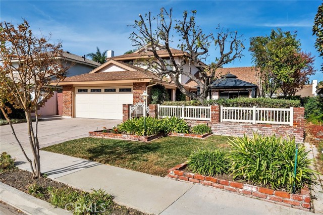 Detail Gallery Image 1 of 30 For 19649 Drycliff St, Canyon Country,  CA 19351 - 4 Beds | 3 Baths